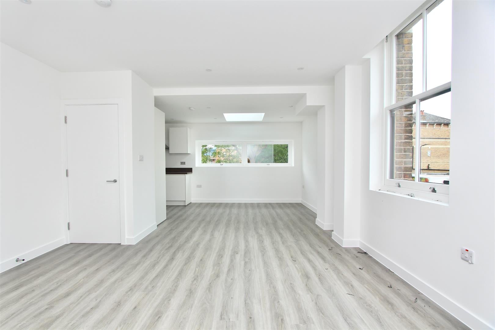 Flat Lawrence Buildings in Greater London