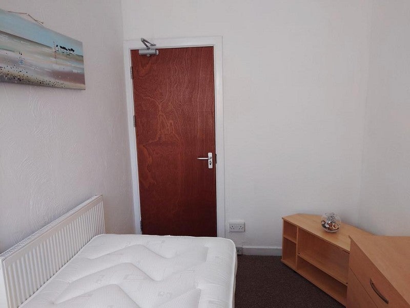 Room Station Road in Llanelli