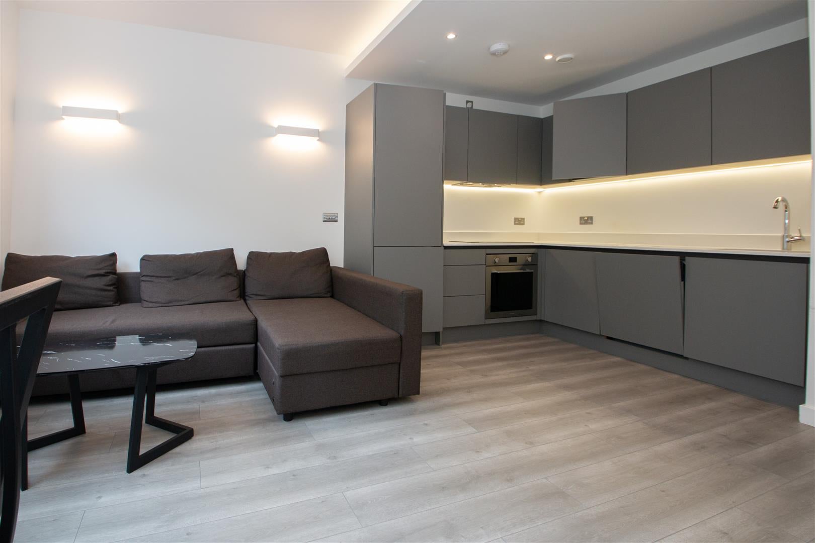 Flat Foxhunter Drive in Milton Keynes