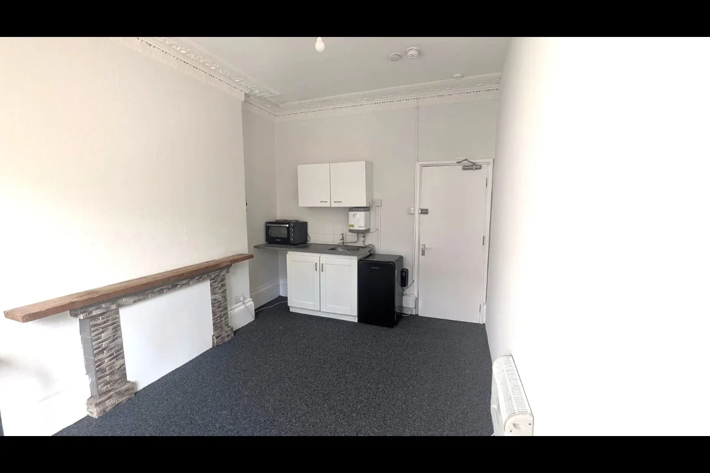 Room Sydenham Road in Bristol