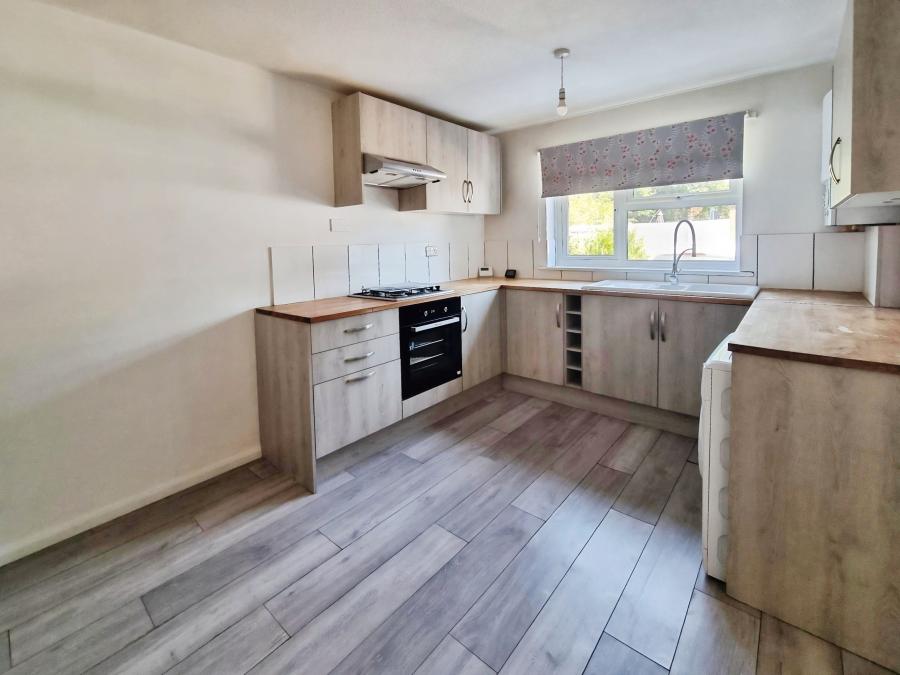 House Ellis Close in Arun