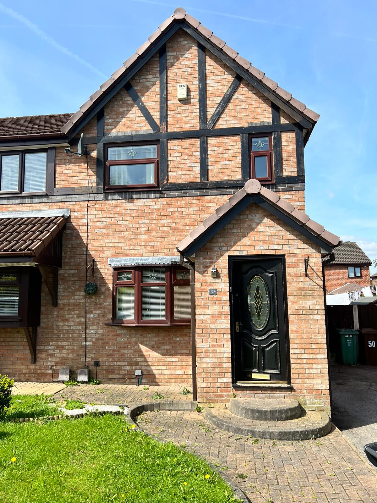 House Warwick Road in Radcliffe
