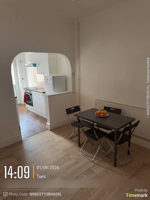 Room Whittier Road in Nottingham