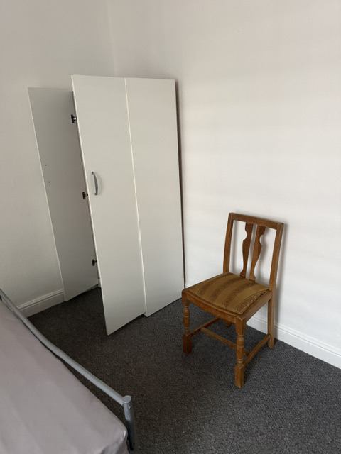 Room Whittier Road in Nottingham
