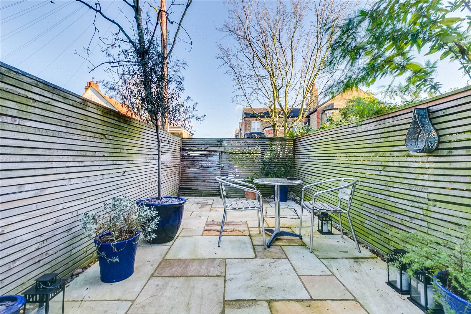 Flat Chilton Road in Greater London