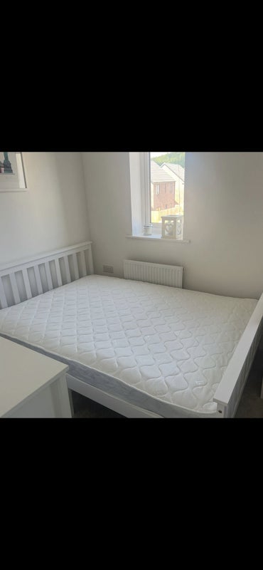 Room Rhiwsaeson in Cardiff