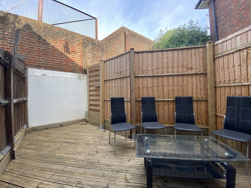 Room Heath Road in Greater London