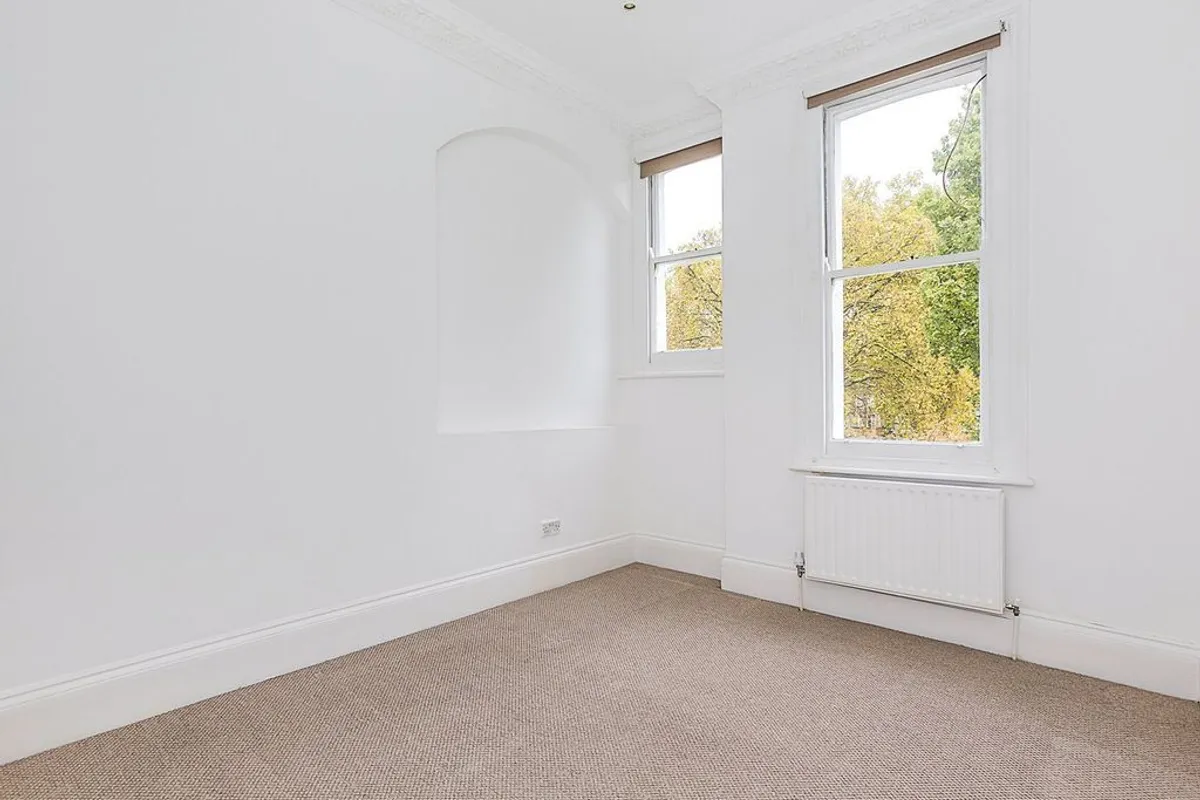 Flat Philbeach Gardens in Greater London