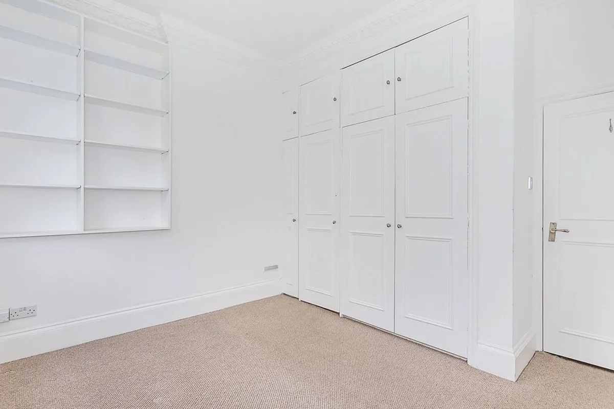 Flat Philbeach Gardens in Greater London