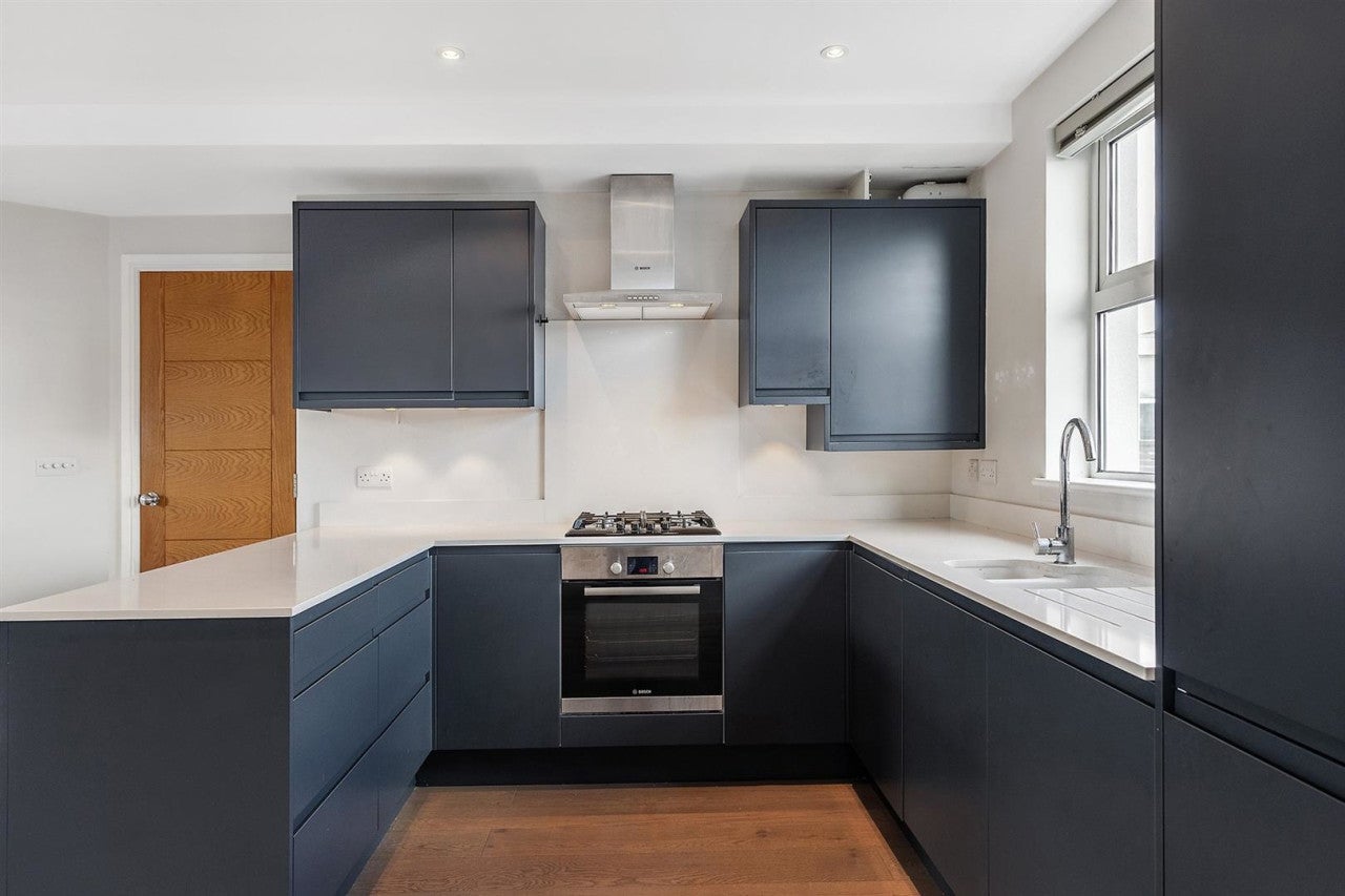 Flat Lordship Lane in Greater London