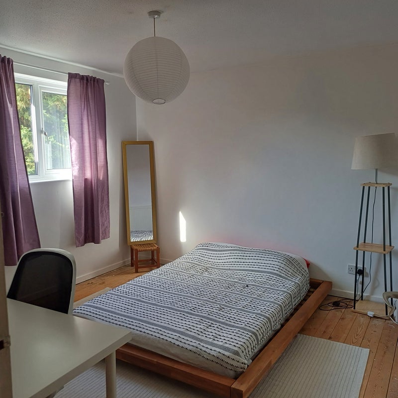Room Caldicot Close in Oldland Common