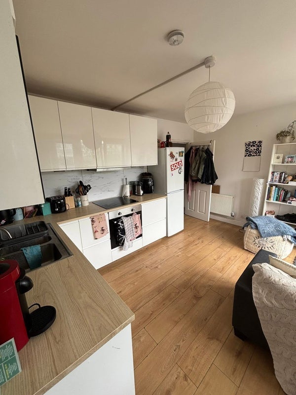 Room Bordon Walk in Greater London