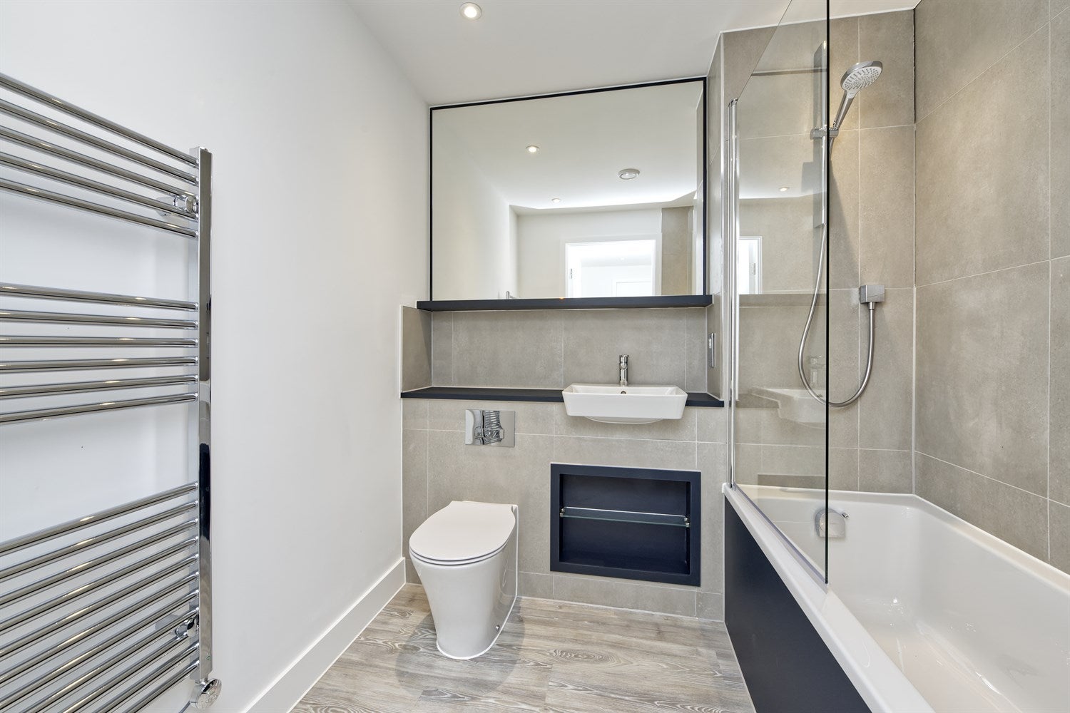 Flat Greenland Court in Coventry