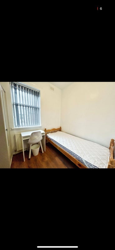 Room Ossory Street in Manchester