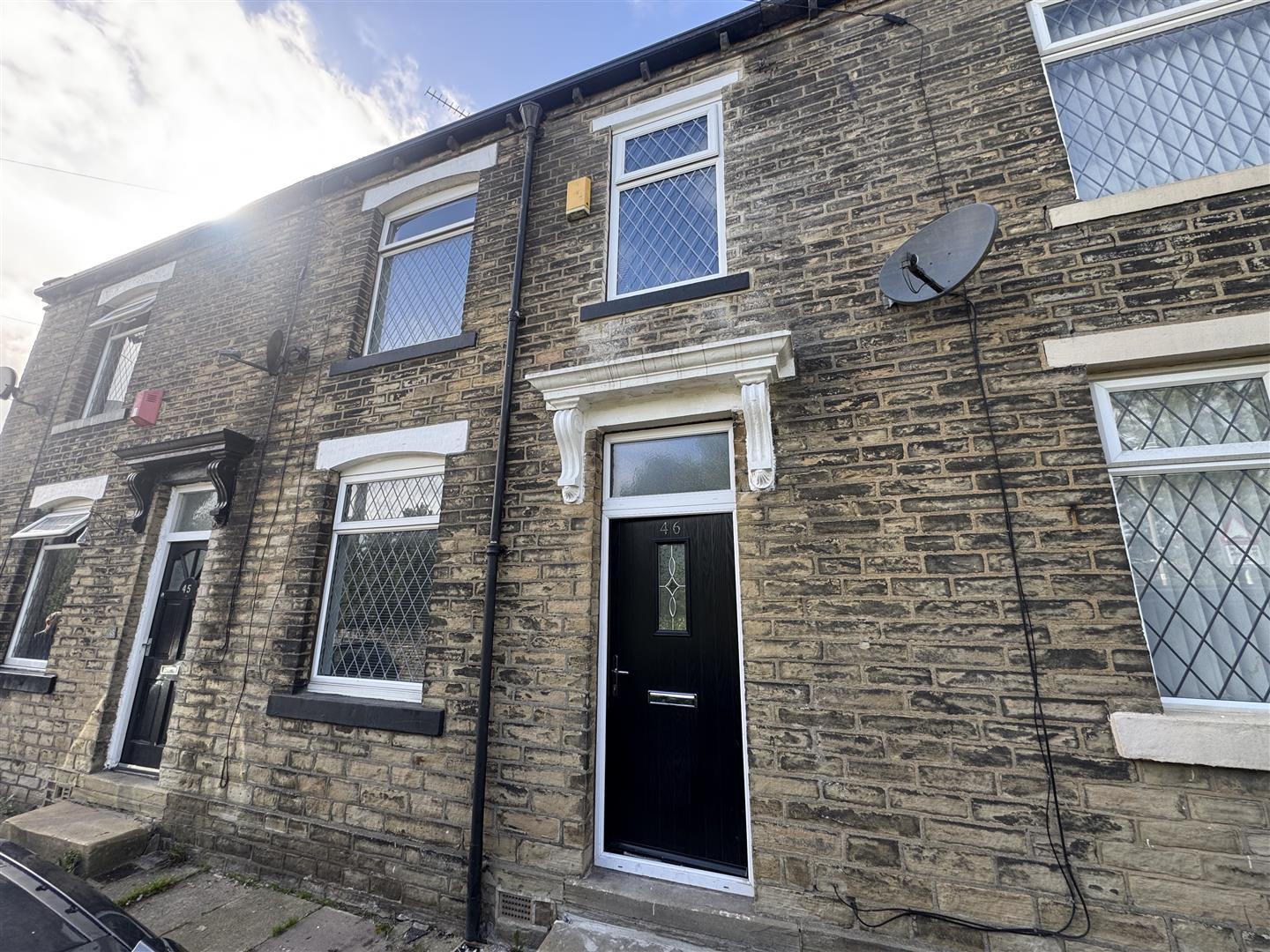 House Shelf Hall Lane in Calderdale