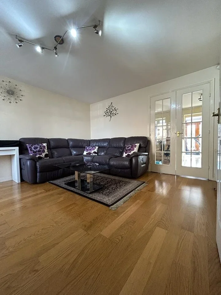 House Garrison Close in Greater London