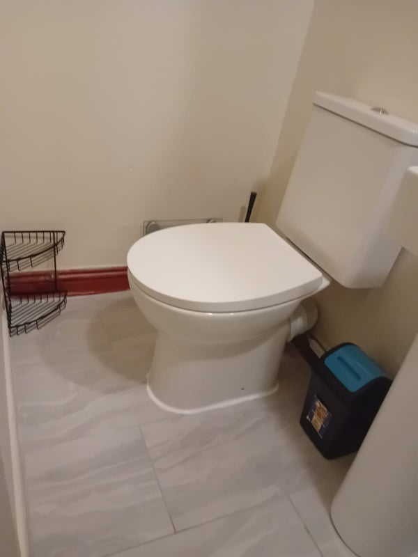 Room Bingley Road in Greater London