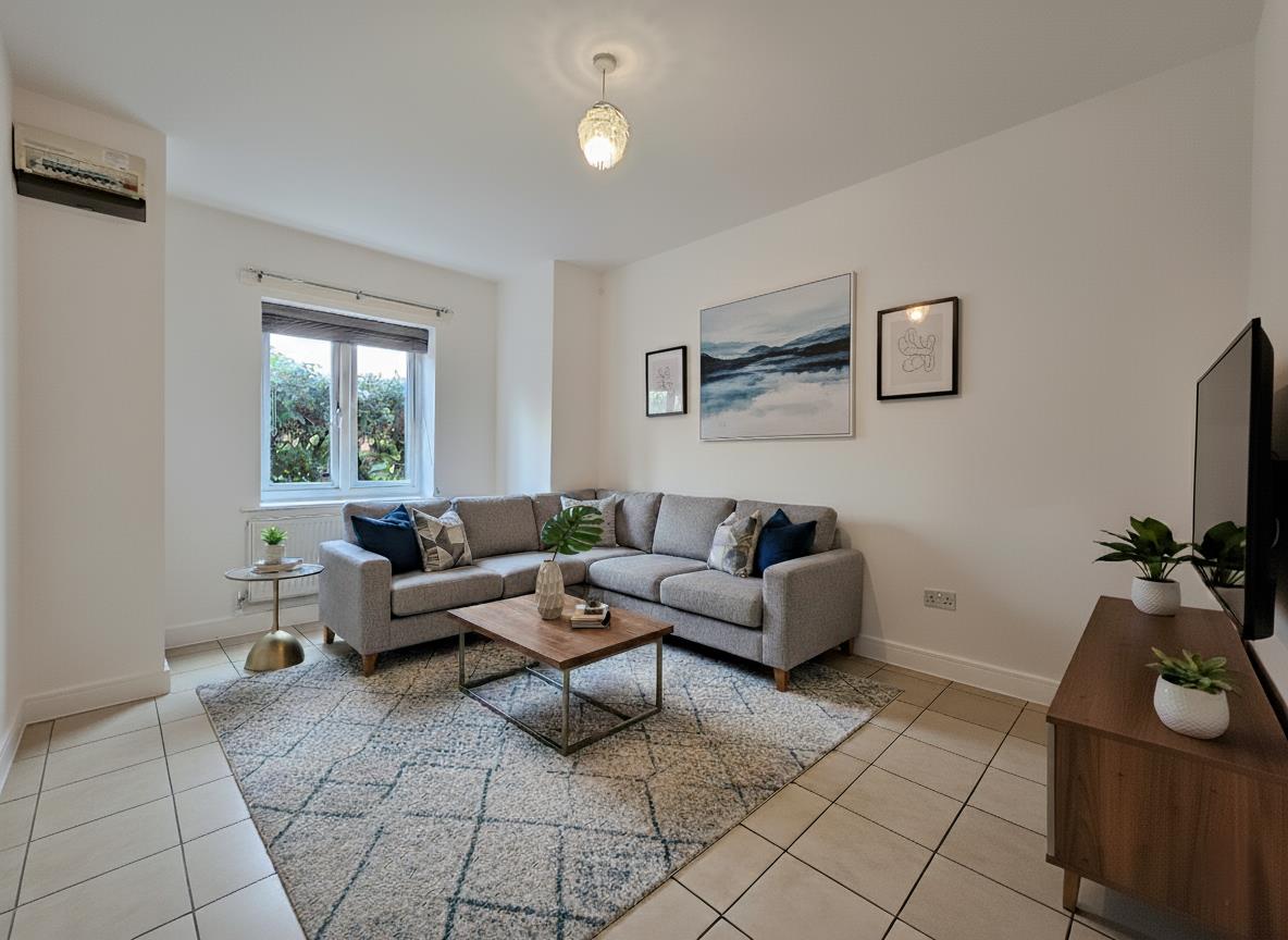 Flat Rosebeck Walk in Trafford