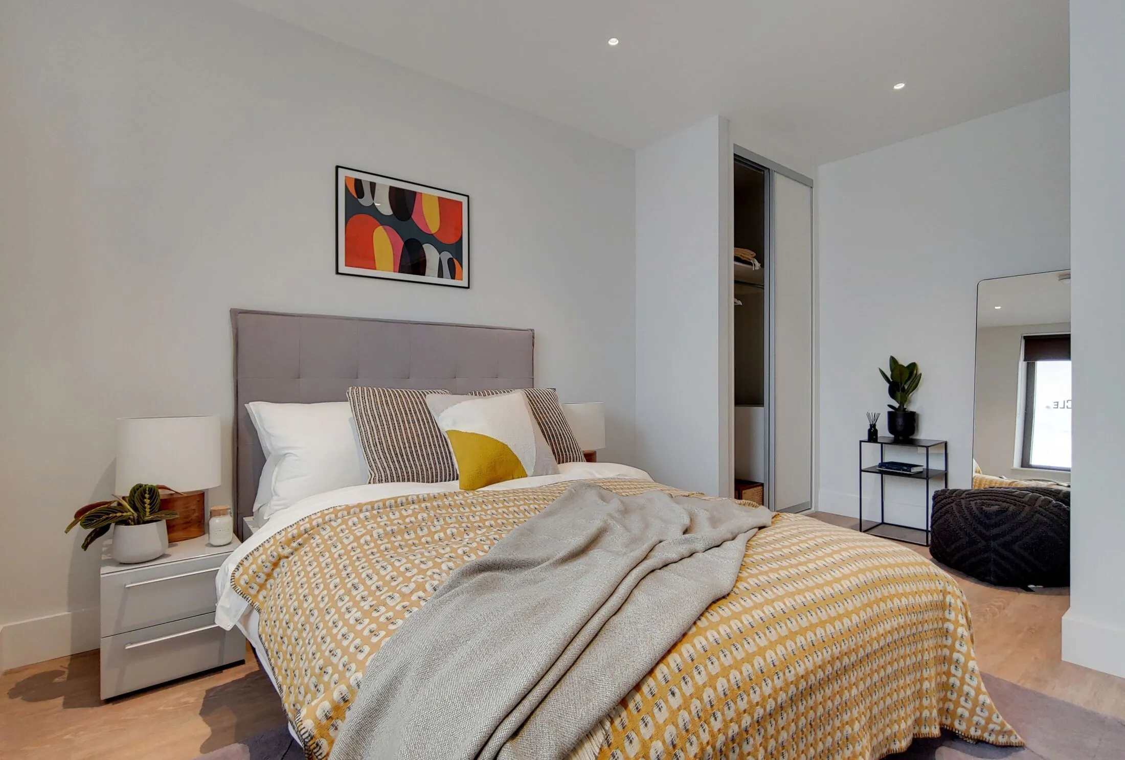 Flat Park Lane in Greater London