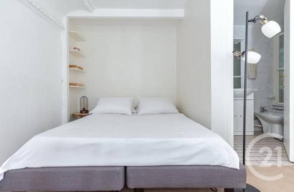 Appartement Rue de Liège à Paris