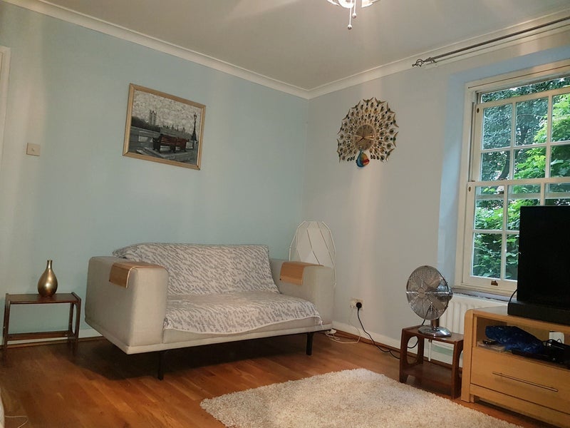 Room Ossulston Street in Greater London