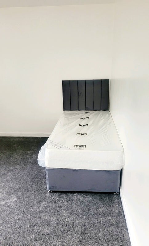Room Yewtree Lane in Manchester