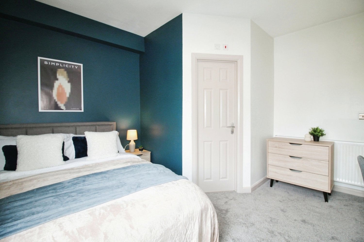 Room St Ann's Avenue in Leeds