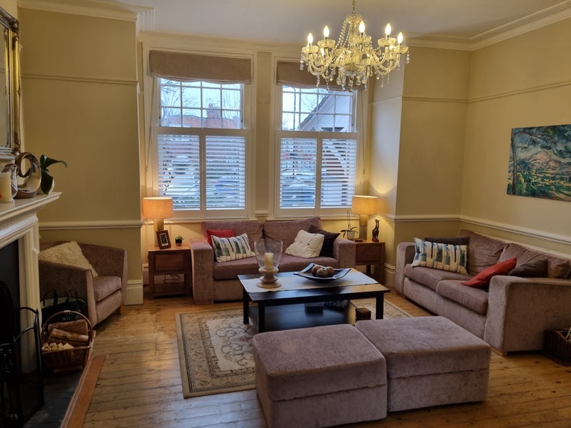 Room Fairlawn Avenue in Greater London