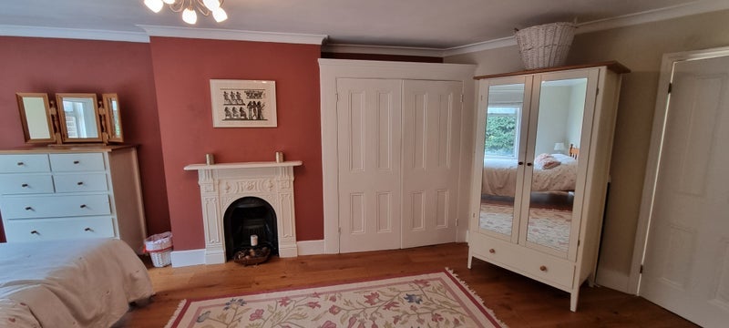 Room Fairlawn Avenue in Greater London