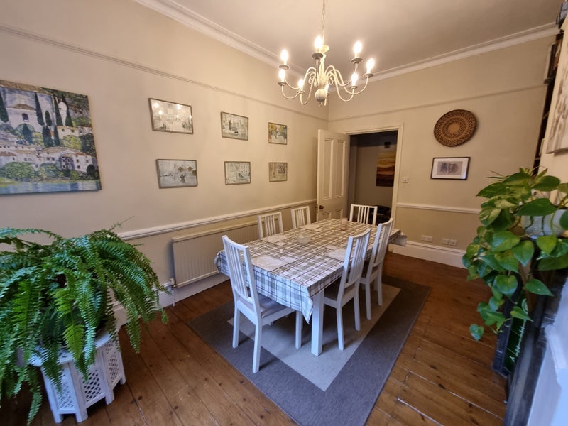 Room Fairlawn Avenue in Greater London