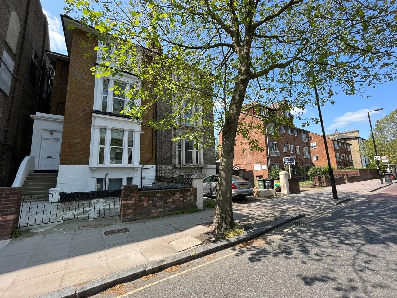 Flat Junction Road in Greater London