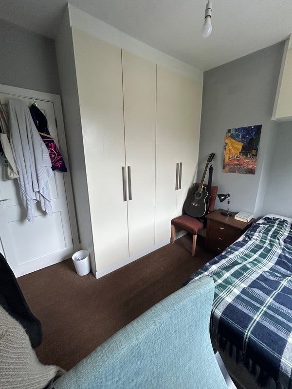 Room Kitchener Road in Greater London