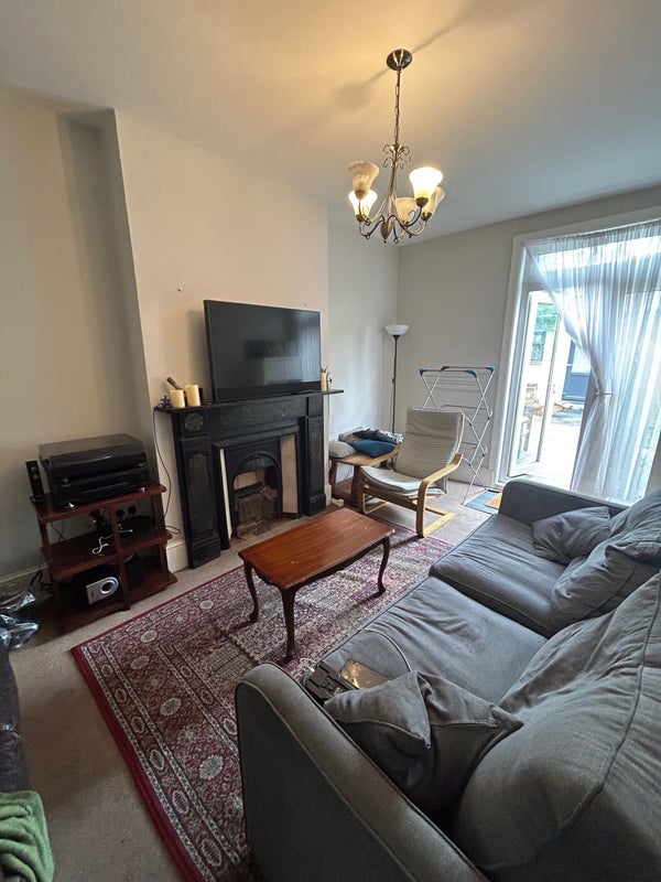 Room Kitchener Road in Greater London