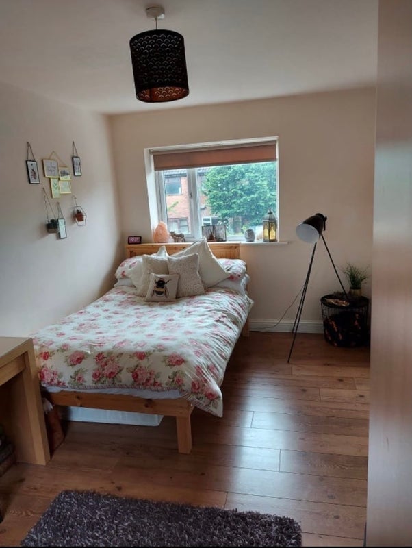 Room Broadoak Lane in Manchester