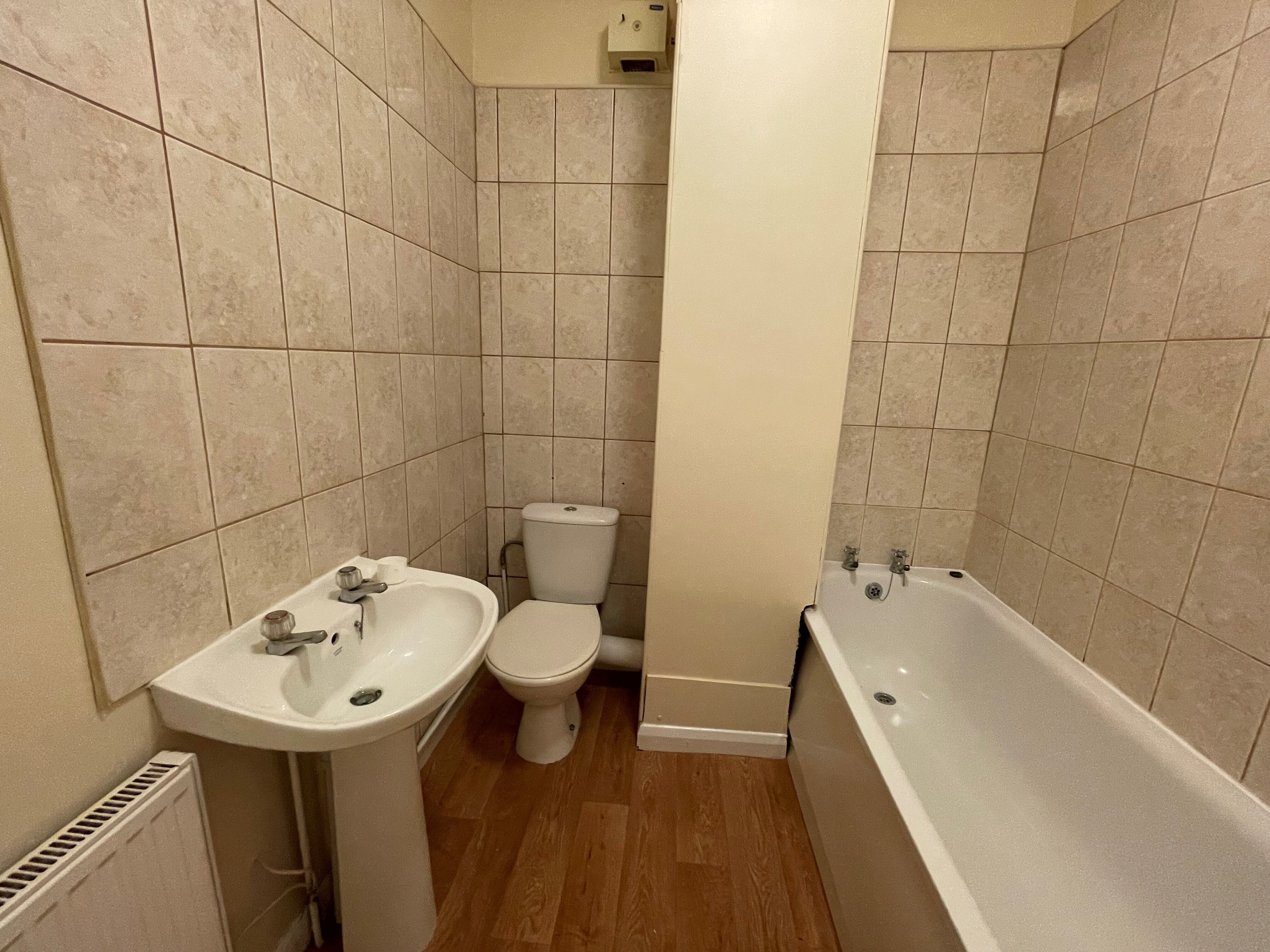 Flat Daneshill Road in Leicester