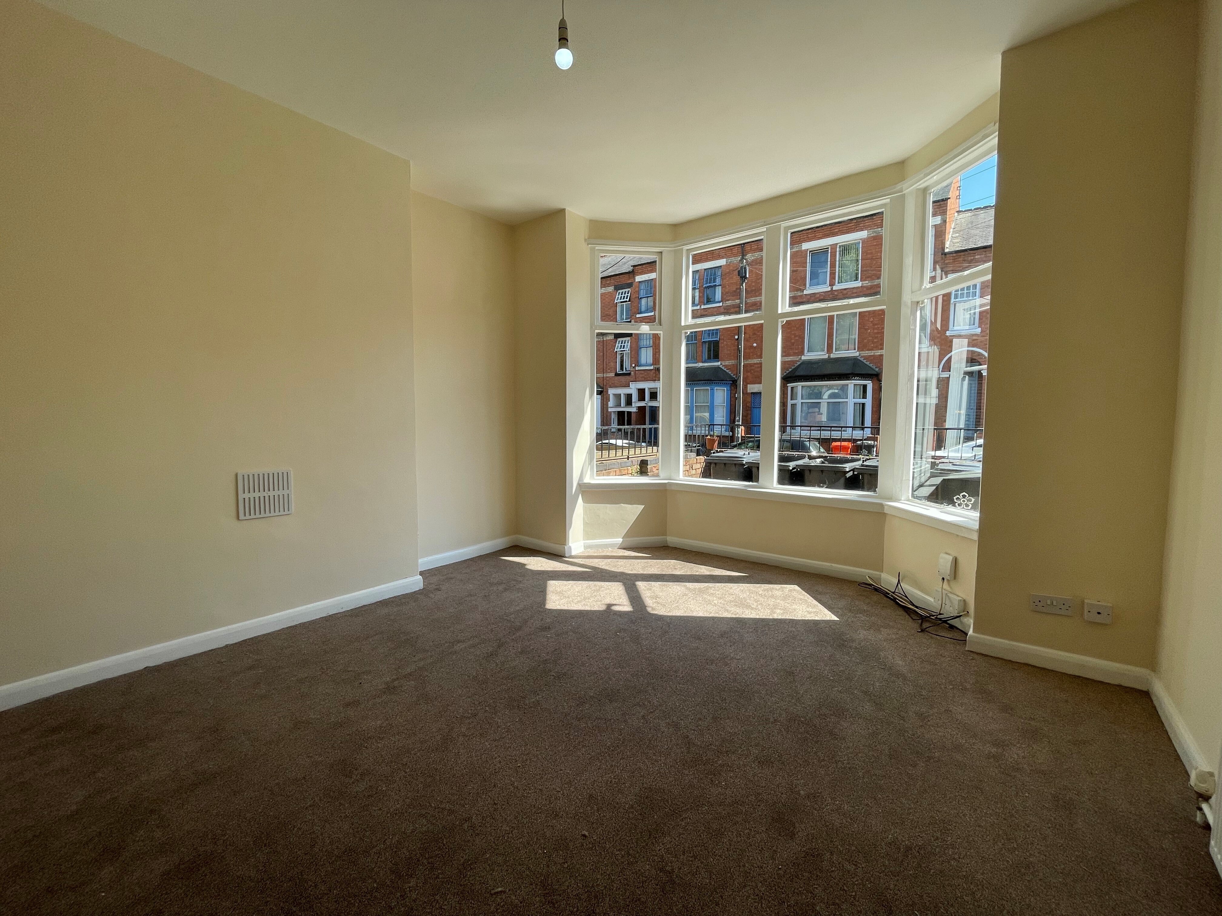 Flat Daneshill Road in Leicester