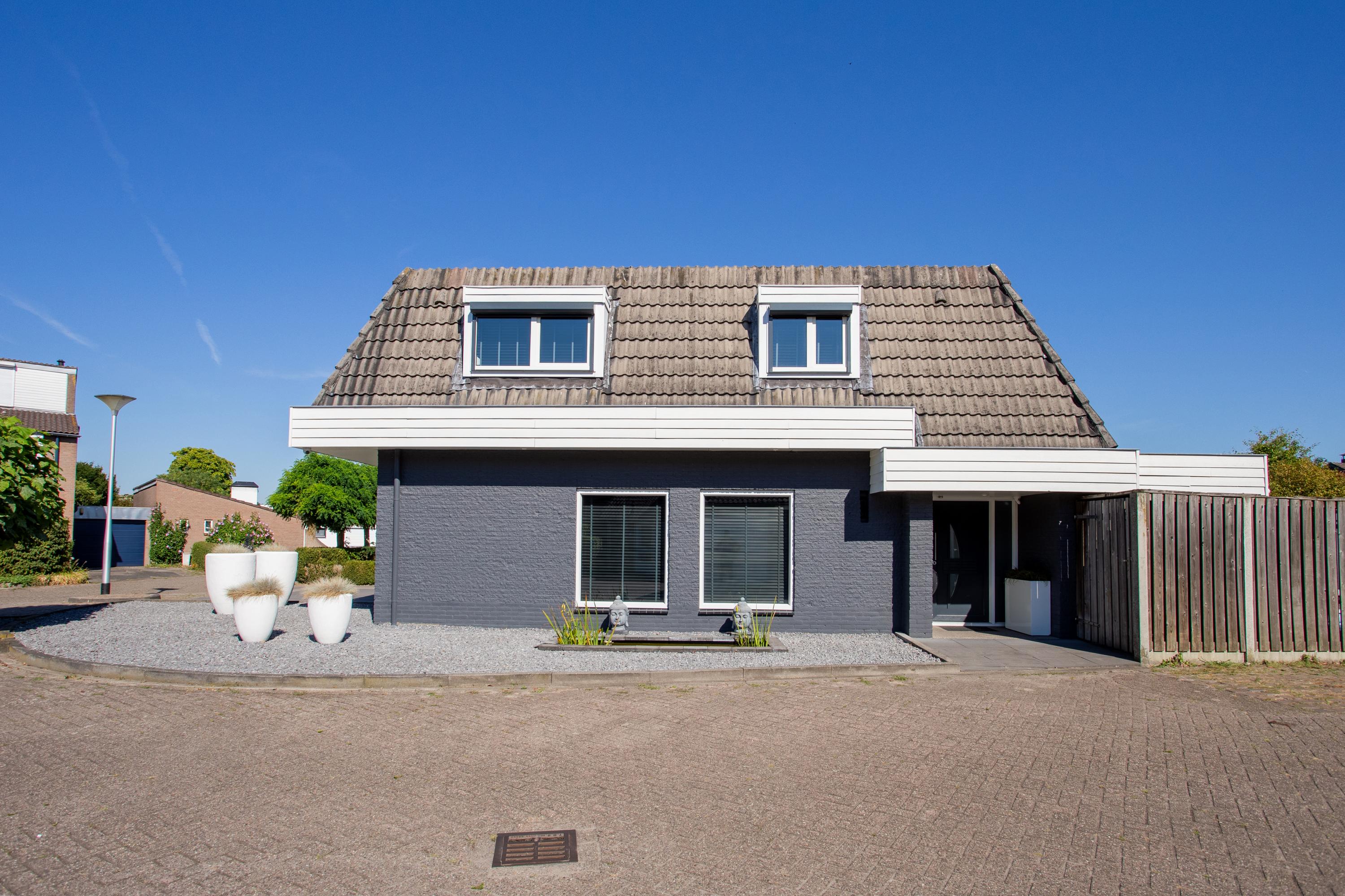 Twee-onder-één-kap te koop: Vlettevaart 10, Tilburg