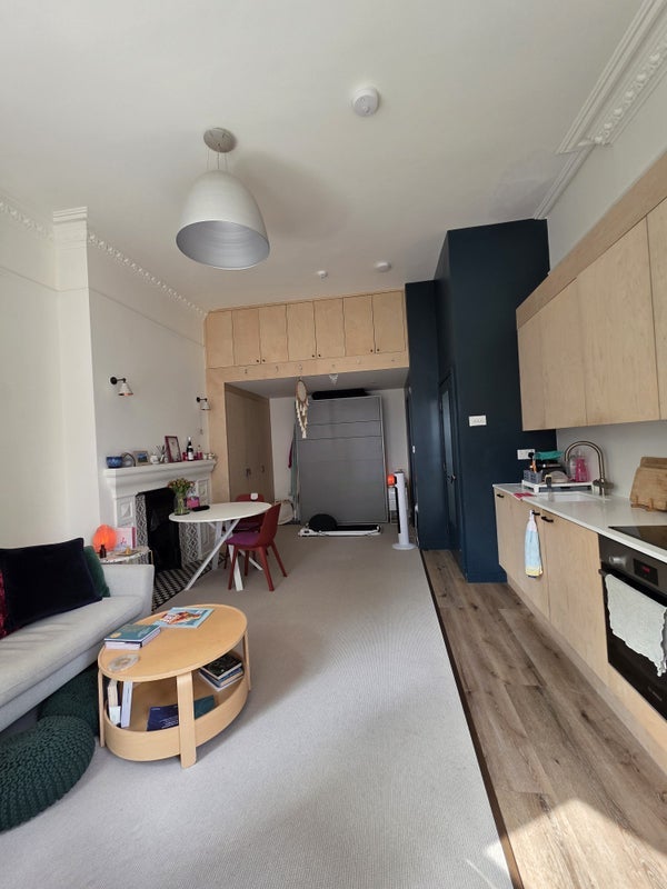 Flat Fellows Road in Greater London