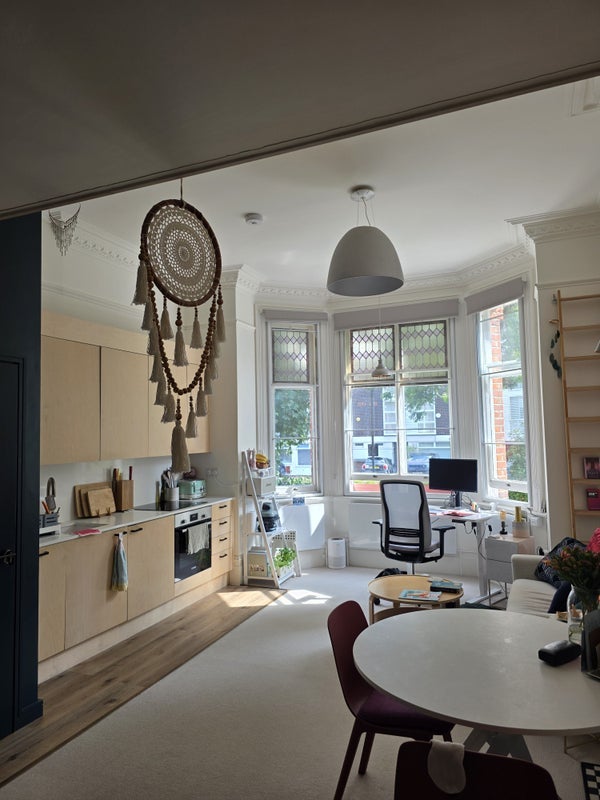 Flat Fellows Road in Greater London