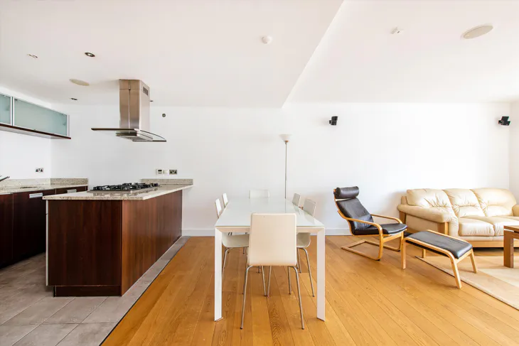 Flat Lymington Road in Greater London