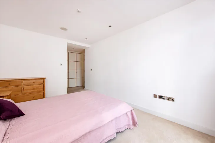 Flat Lymington Road in Greater London
