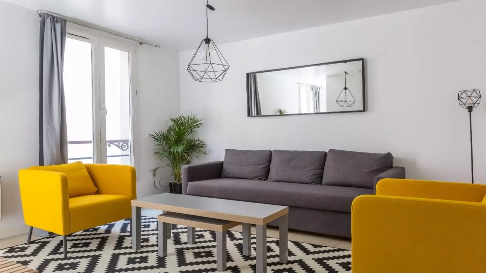 Flat Avenue de Flandre in Paris