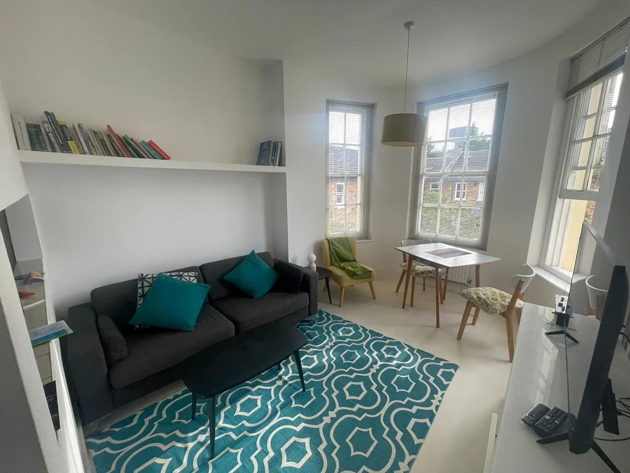 Flat Elder Road in Greater London