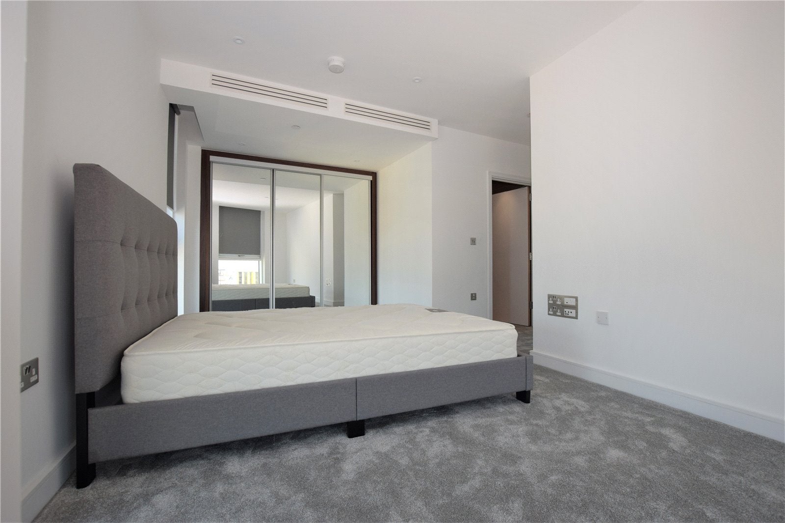 Flat Wandsworth Road in Greater London
