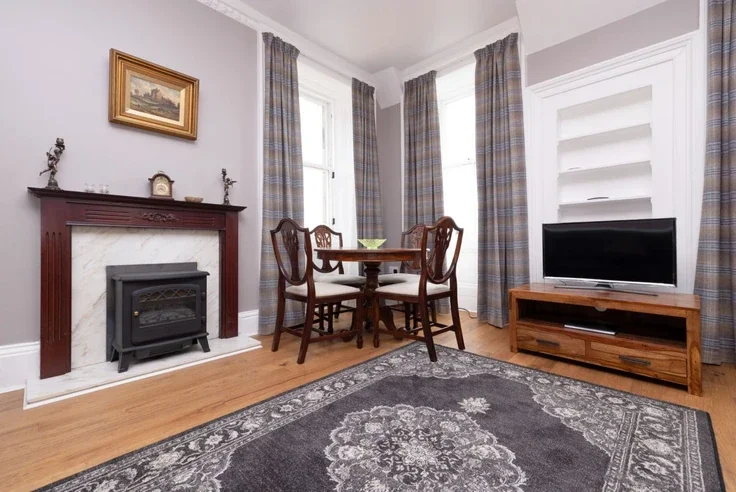Flat Johnston Terrace in City of Edinburgh
