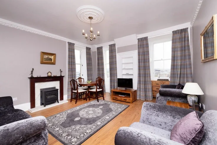 Flat Johnston Terrace in City of Edinburgh