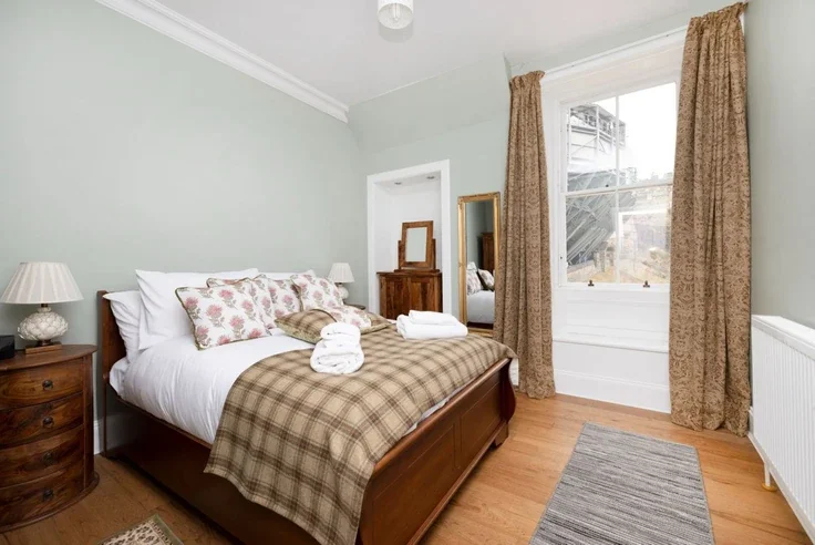 Flat Johnston Terrace in City of Edinburgh