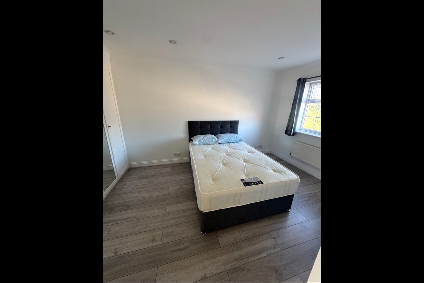 Room St. John Street in Greater London