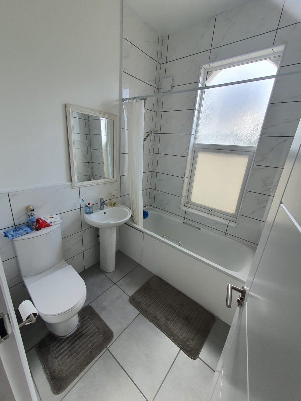 Flat Crofton Road in Greater London