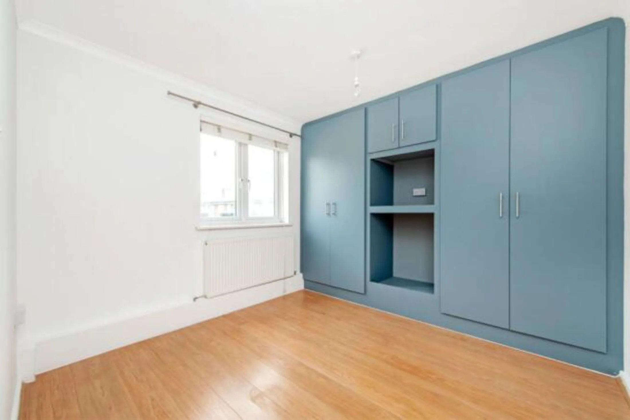 Flat Beaumont Square in Greater London